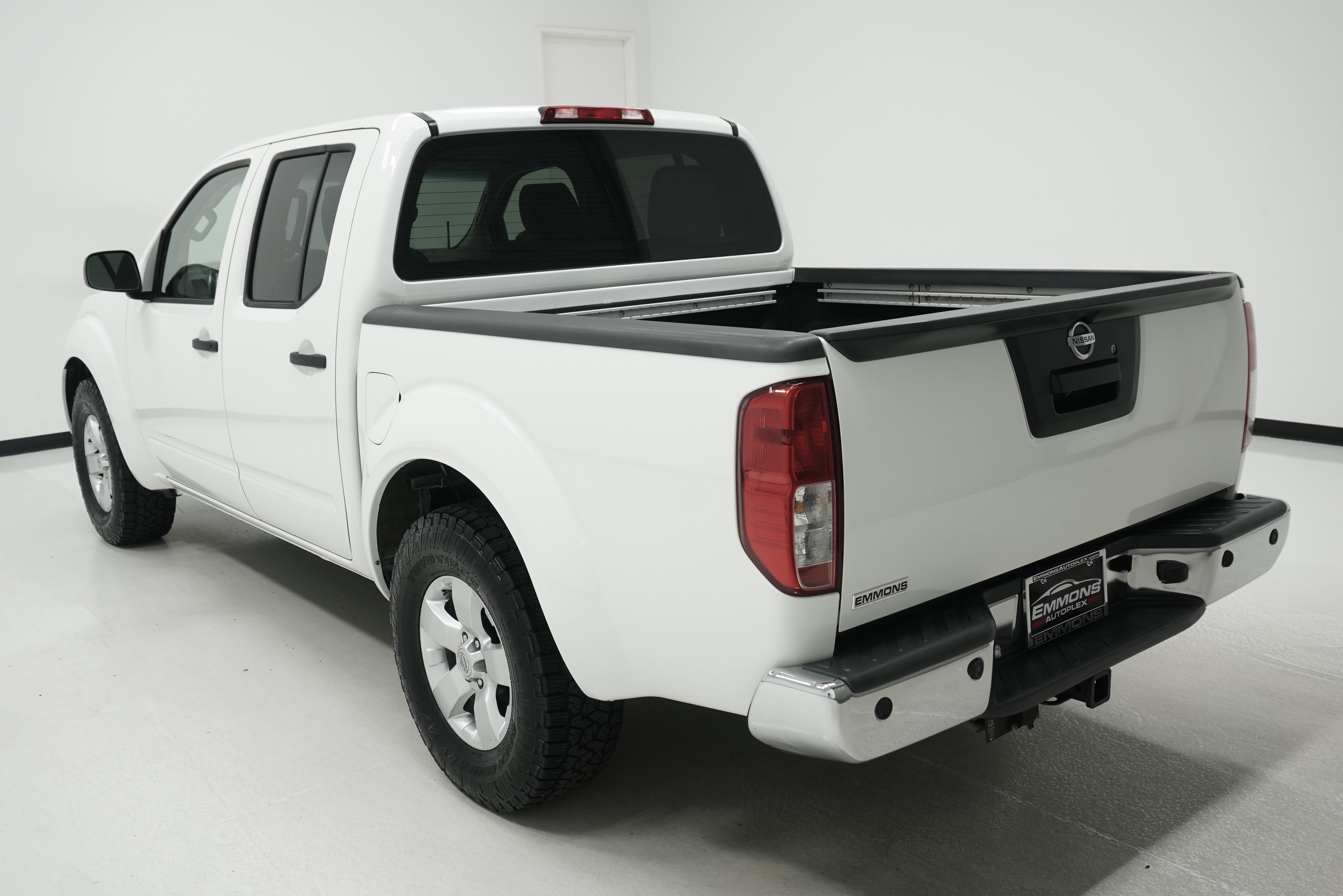 Used 2013 Nissan Frontier SV w/ SV Value Truck Pkg RWD image 4