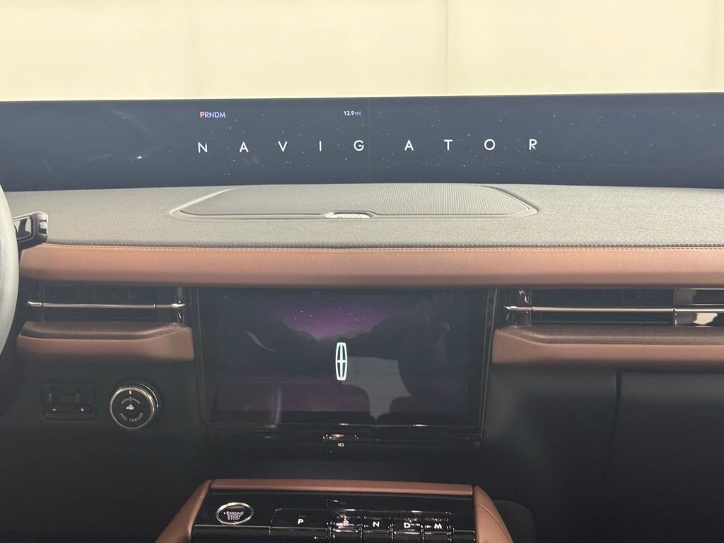 New 2026 Lincoln Navigator Reserve AWD/4WD image 23