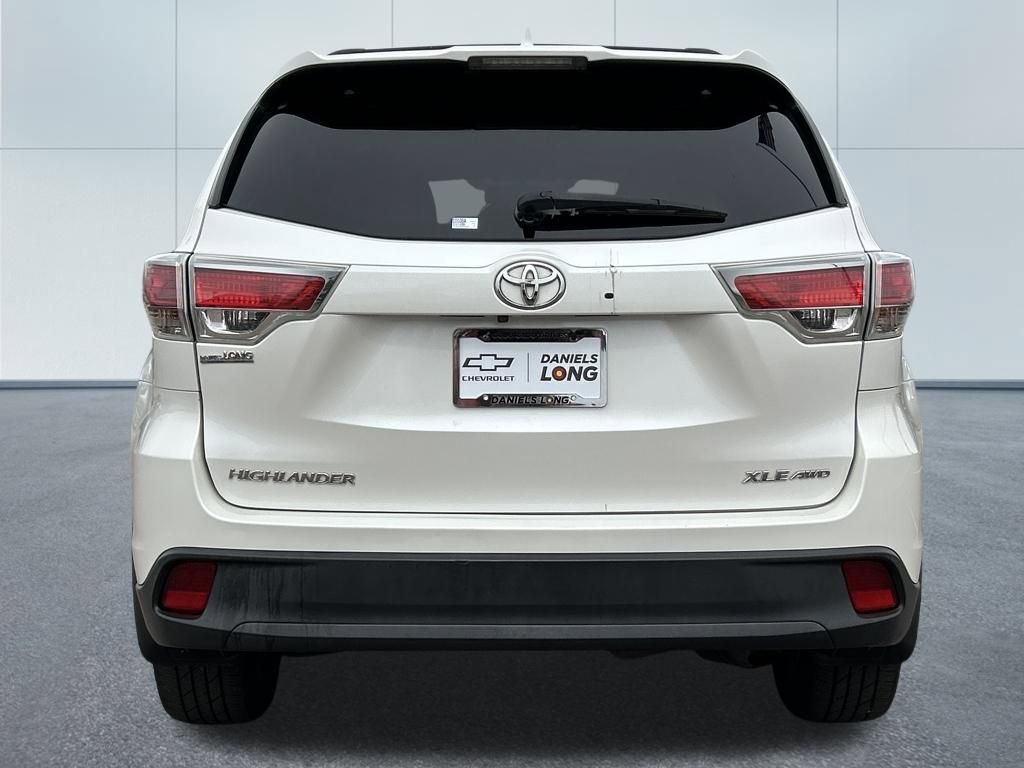 Used 2016 Toyota Highlander XLE image 4