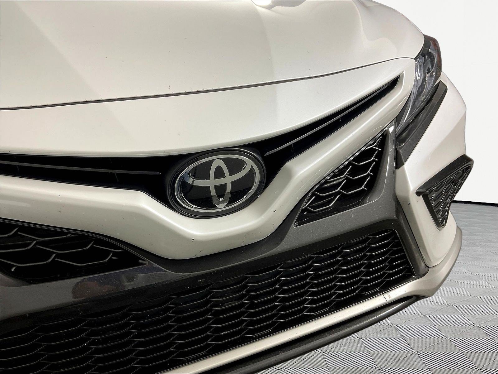 Used 2023 Toyota Camry XSE FWD image 32