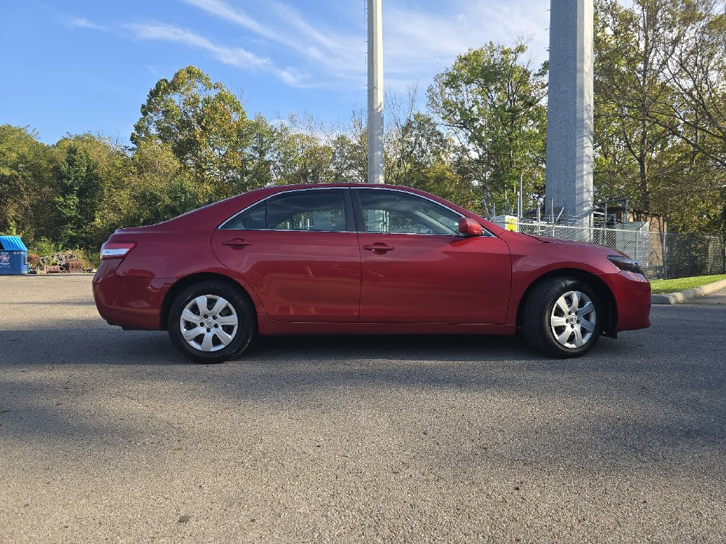Used 2011 Toyota Camry LE FWD image 12