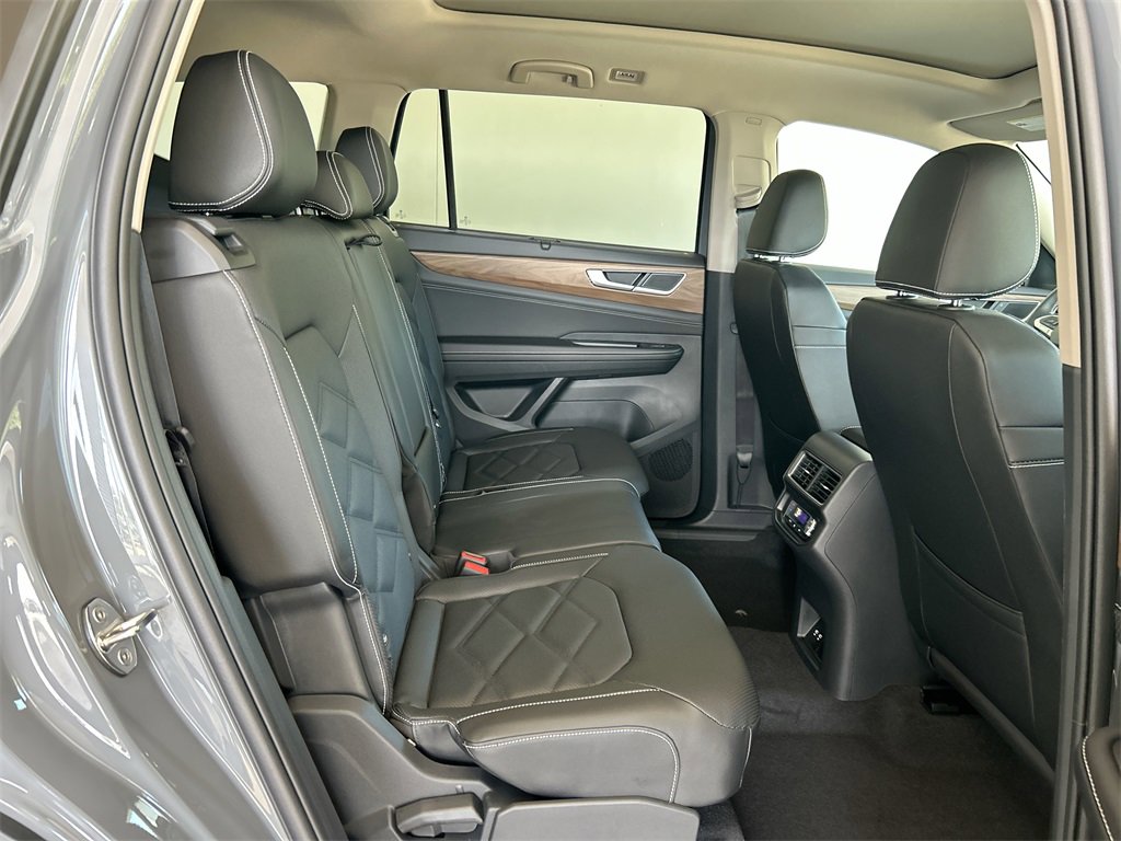 New 2026 Volkswagen Atlas SE image 33