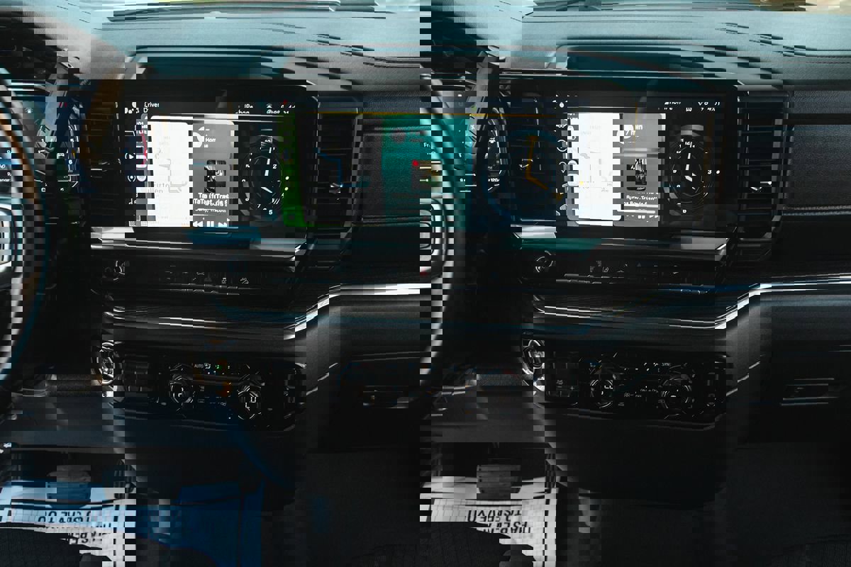 Used 2024 Chevrolet Silverado 2500 LT image 31