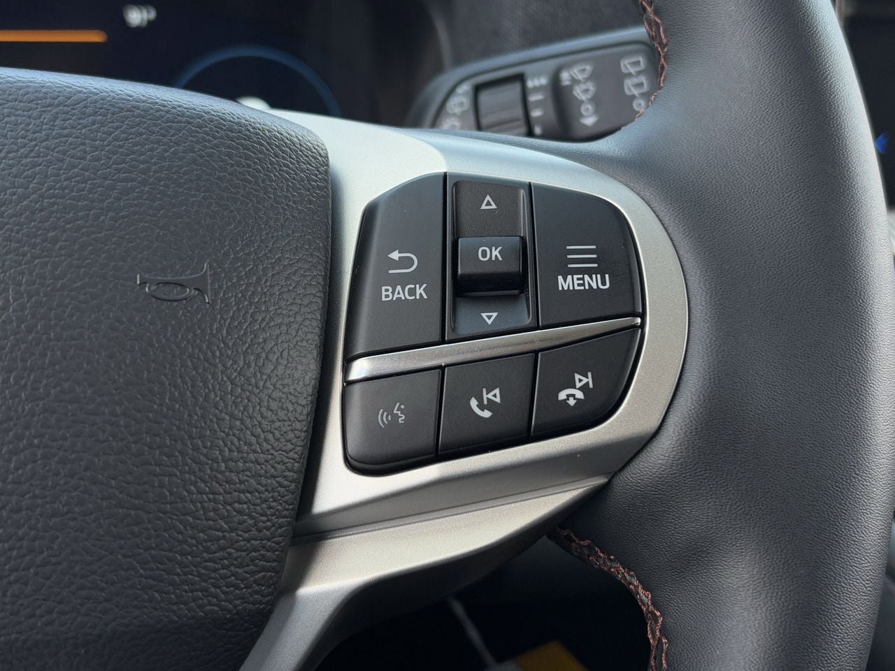 New 2026 Ford Explorer Active AWD/4WD image 15