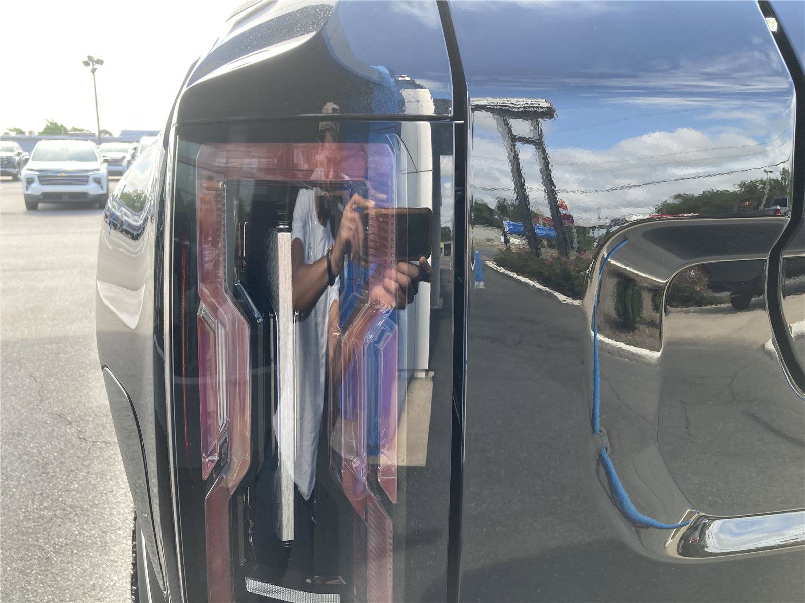 New 2025 GMC Hummer EV 3X w/ LPO, Dark Essentials Package image 12