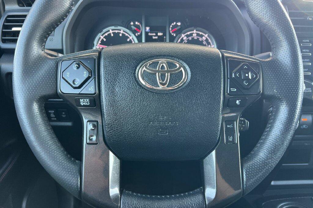 Used 2022 Toyota 4Runner TRD Off-Road AWD/4WD image 23
