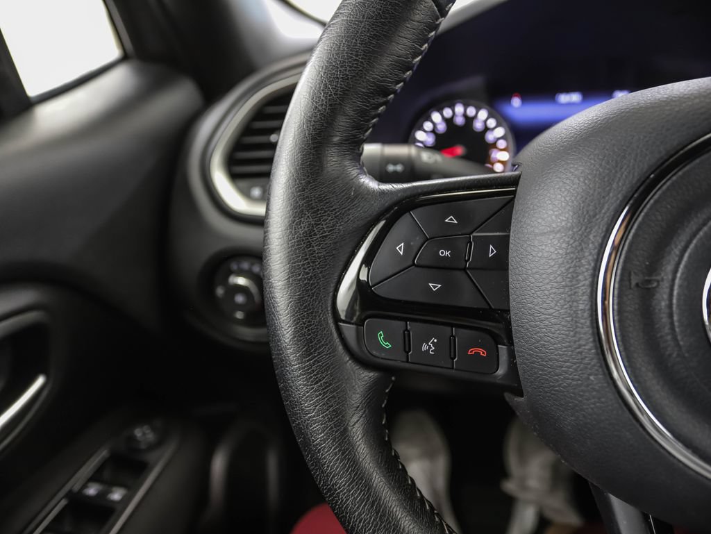 Used 2021 Jeep Renegade Latitude AWD/4WD image 12