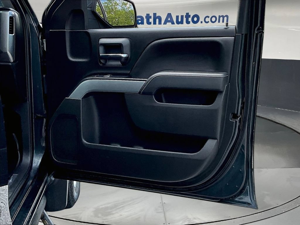 Used 2018 Chevrolet Silverado 1500 LT w/ All Star Edition AWD/4WD image 30
