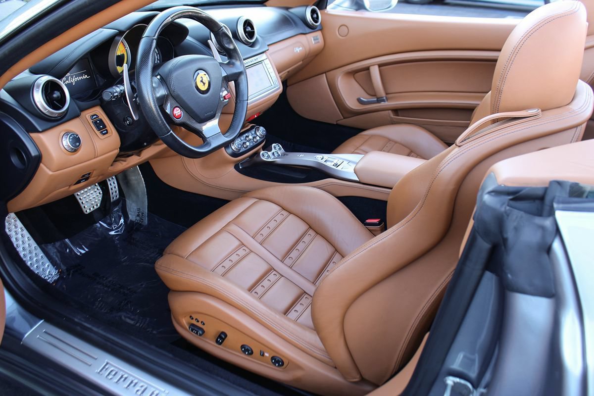 Used 2012 Ferrari California RWD image 16