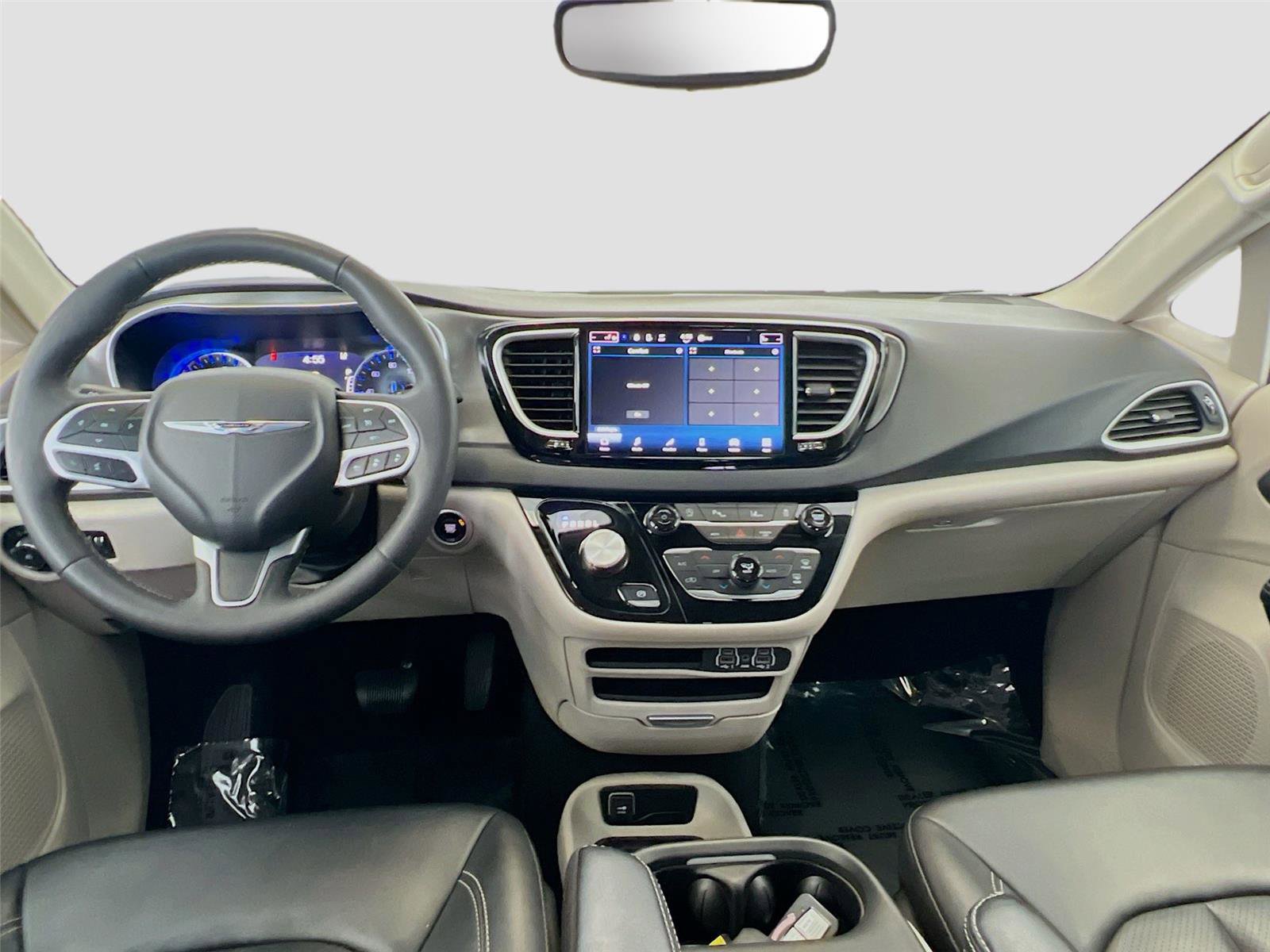 Used 2024 Chrysler Pacifica Touring-L image 21