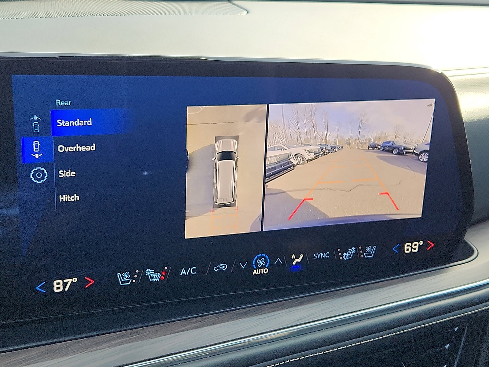 Used 2025 Chevrolet Suburban Premier image 22