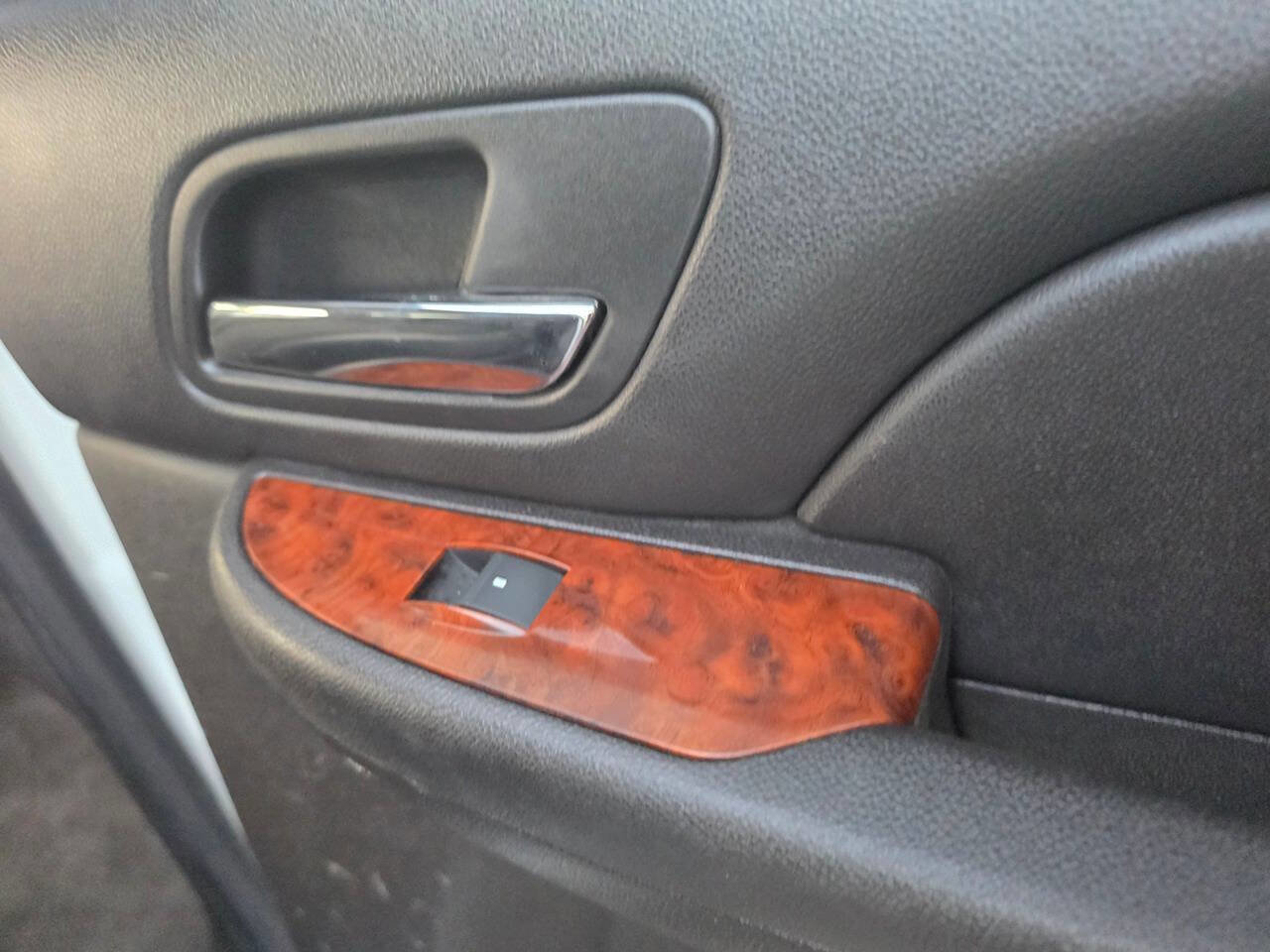 Used 2008 Chevrolet Tahoe LT w/ Convenience Package 1 image 26