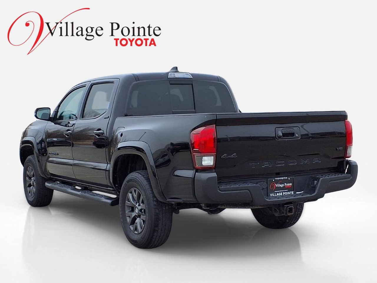Used 2023 Toyota Tacoma SR5 w/ Technology Package image 4