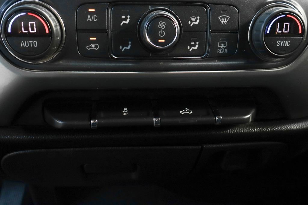 Used 2018 Chevrolet Silverado 1500 LT w/ All Star Edition AWD/4WD image 38
