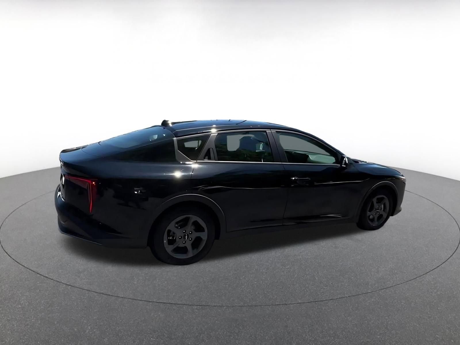 Used 2025 Kia K4 FWD image 11