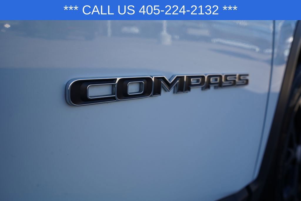 Used 2024 Jeep Compass Latitude image 9