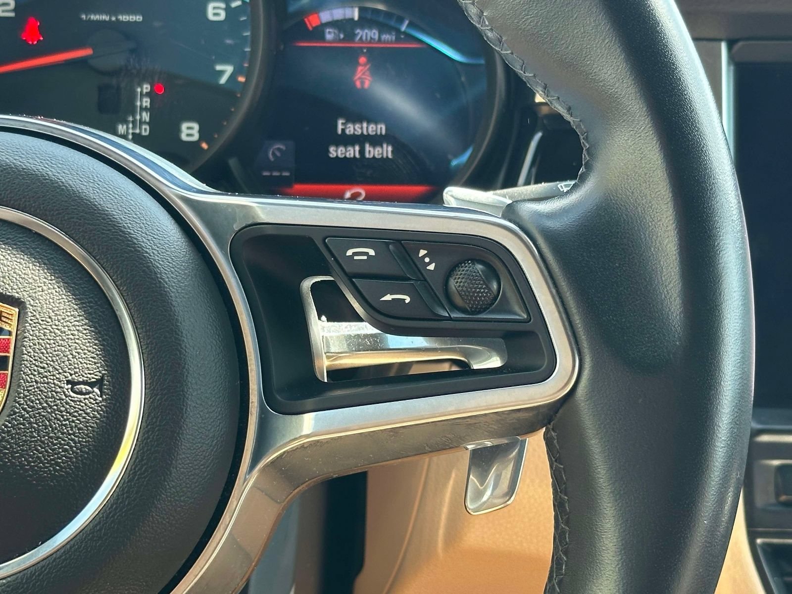 Used 2019 Porsche Macan AWD/4WD image 22