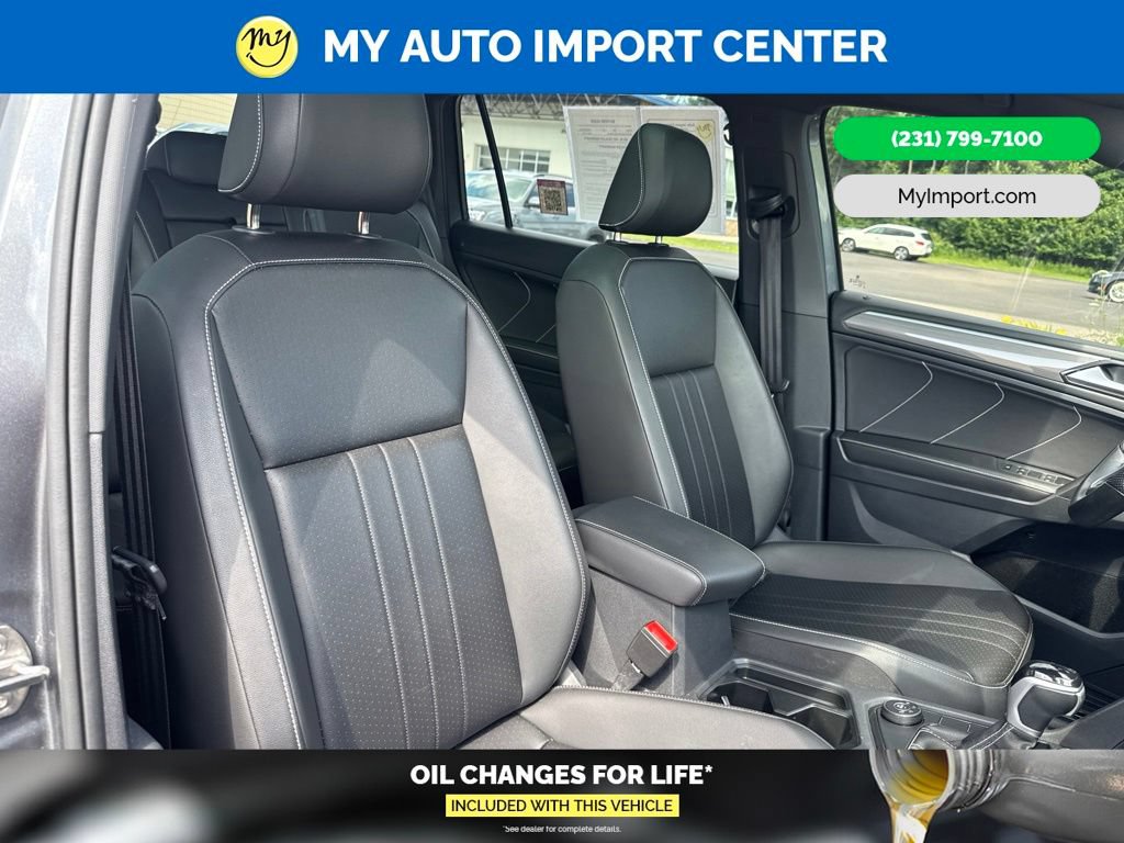 Used 2024 Volkswagen Tiguan SE R-Line AWD/4WD image 31
