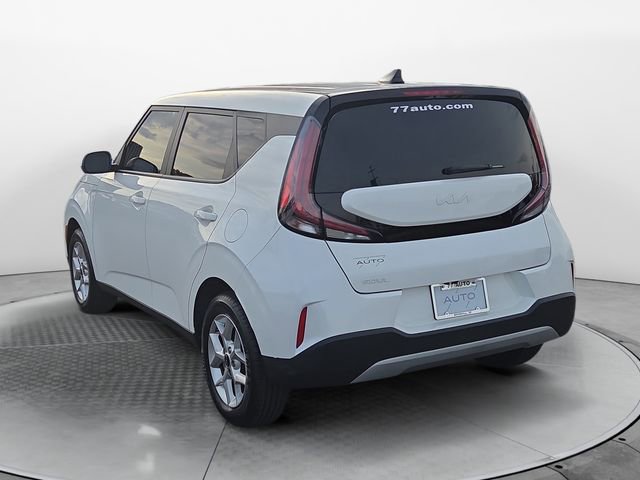 Used 2025 Kia Soul LX w/ LX Technology Package image 3