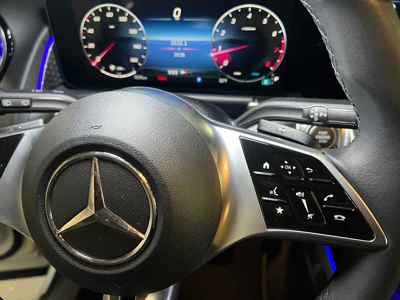 Certified 2025 Mercedes-Benz GLB 250 4MATIC image 28