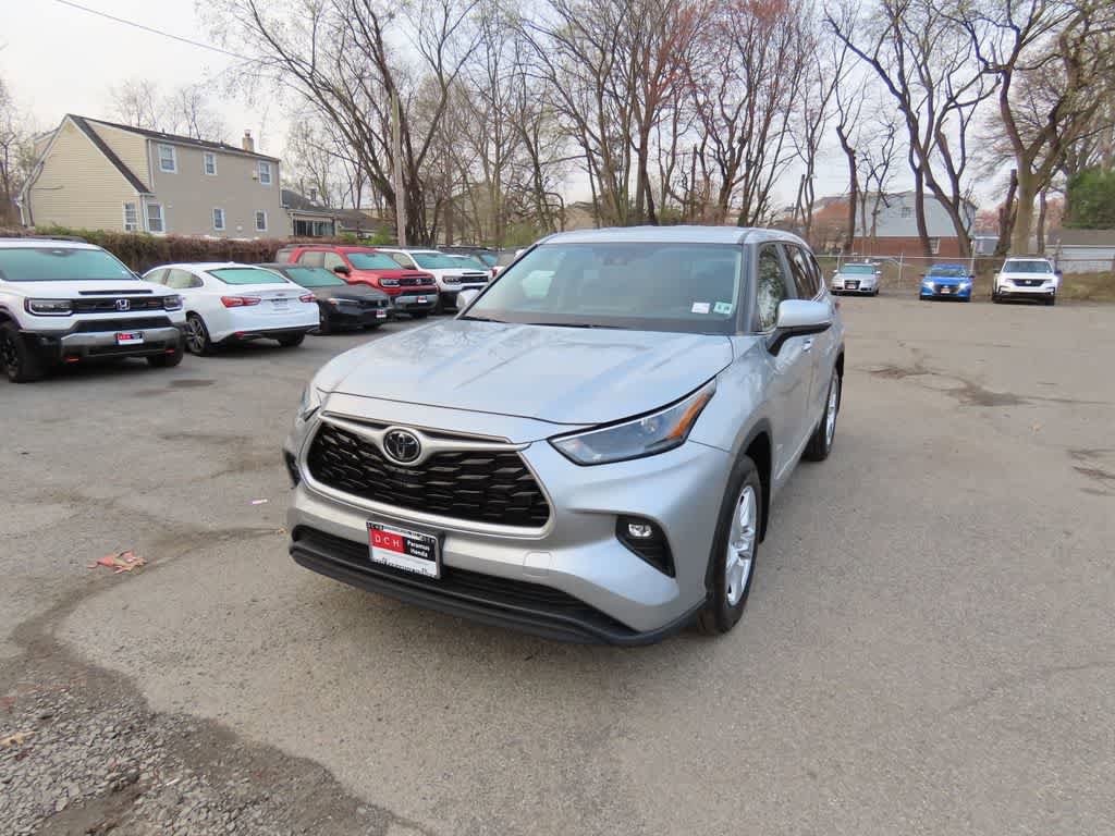Used 2023 Toyota Highlander LE