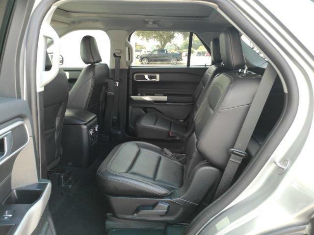 Used 2023 Ford Explorer XLT w/ Equipment Group 202A RWD image 19
