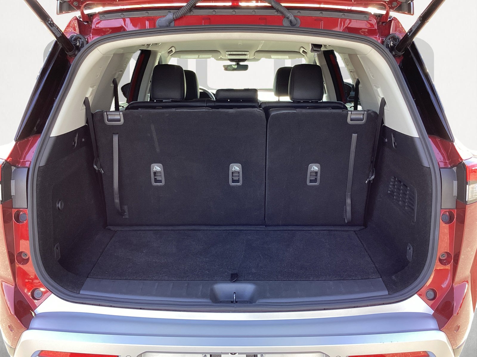 Used 2025 Nissan Pathfinder SL image 16