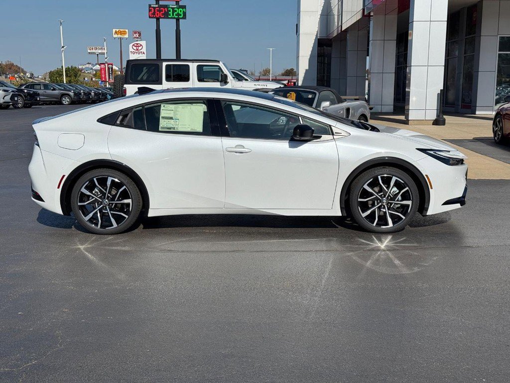 New 2026 Toyota Prius Plug-In Hybrid image 2