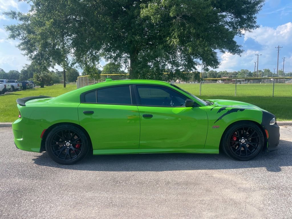 Used 2017 Dodge Charger R/T Scat Pack w/ Beats Audio Group RWD image 9