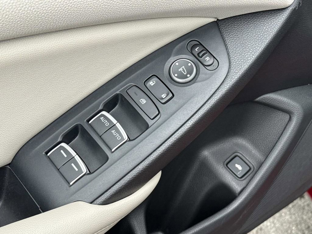 Used 2019 Honda Accord EX image 18