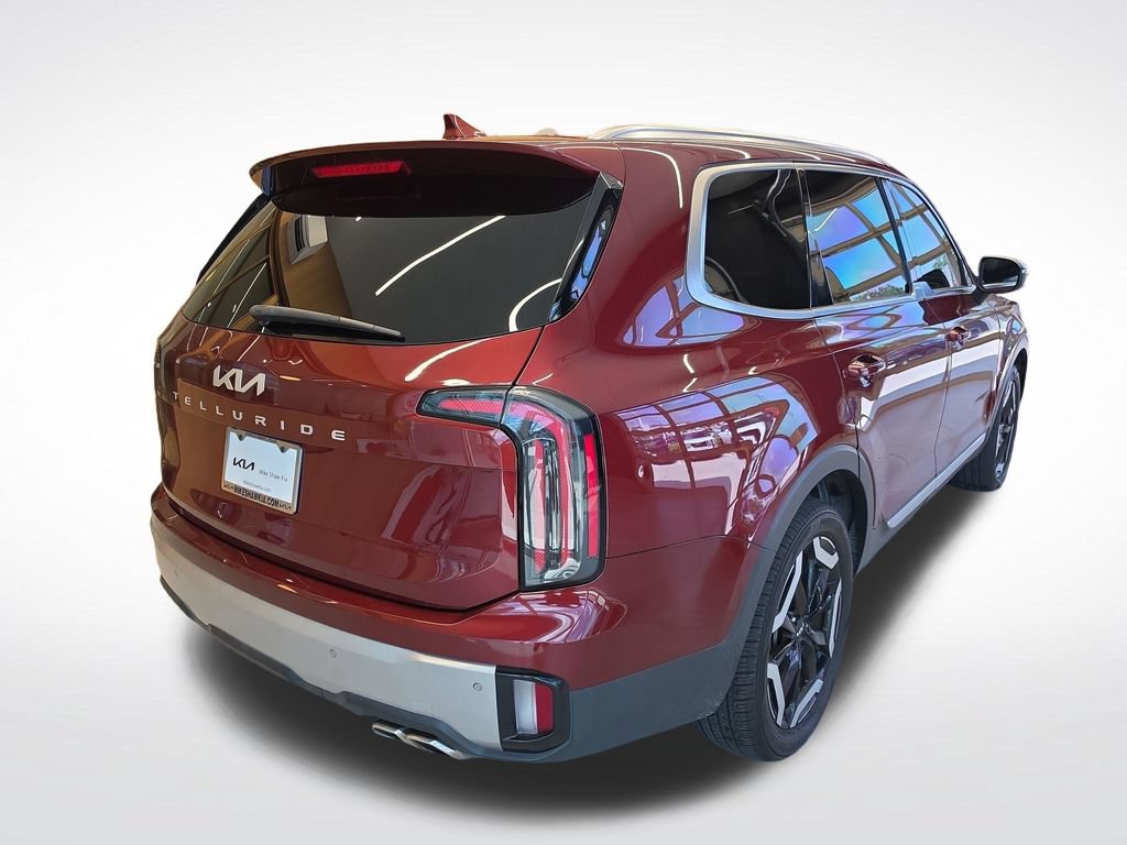 Certified 2023 Kia Telluride EX w/ EX Captain's Chair Package FWD image 7