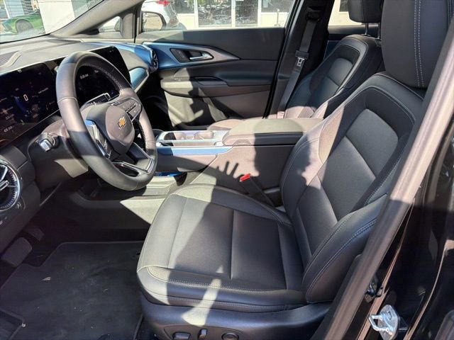 Used 2025 Chevrolet Equinox EV LT w/ Convenience Package FWD image 7