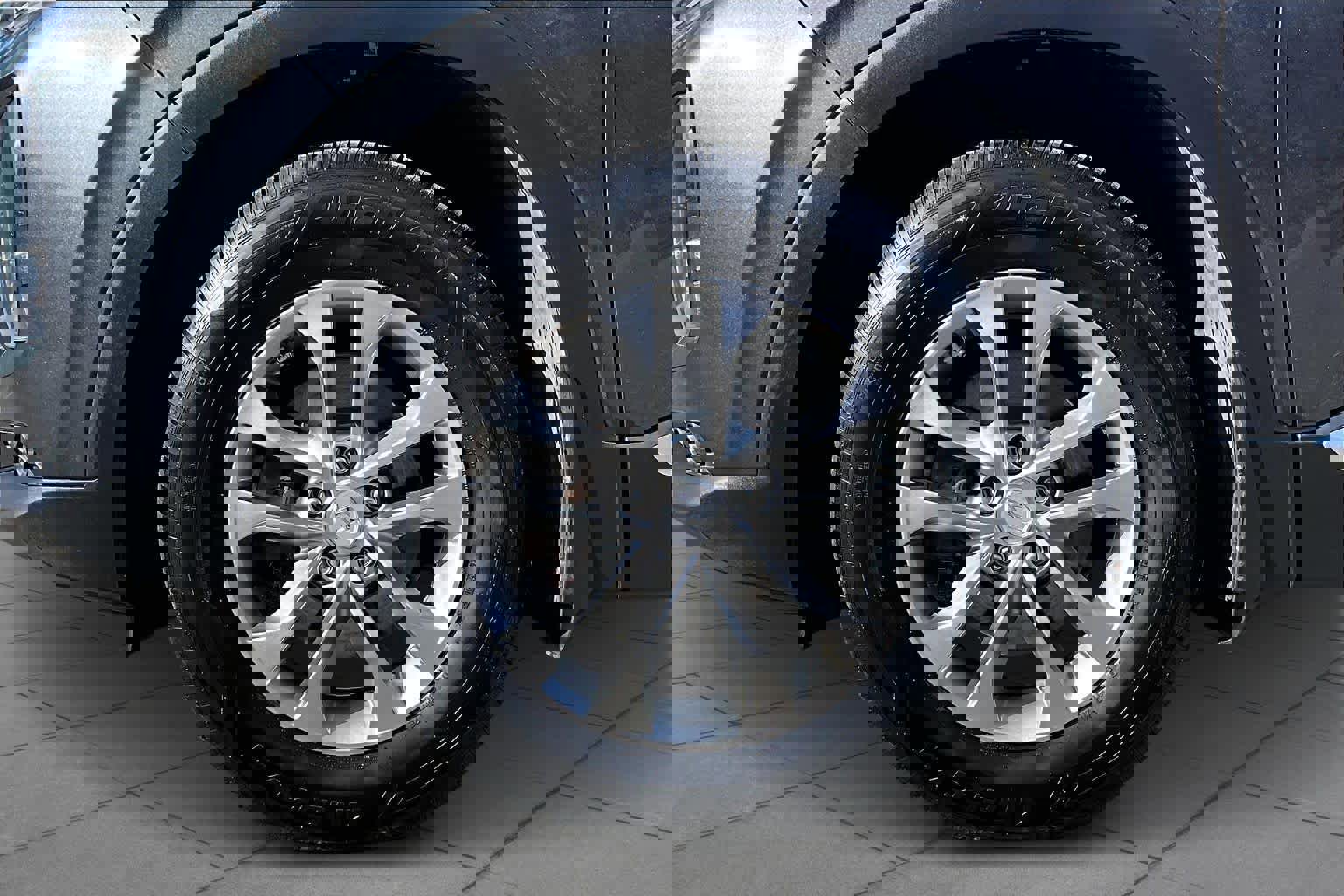 Used 2020 Hyundai Santa Fe SE w/ Cargo Package image 11