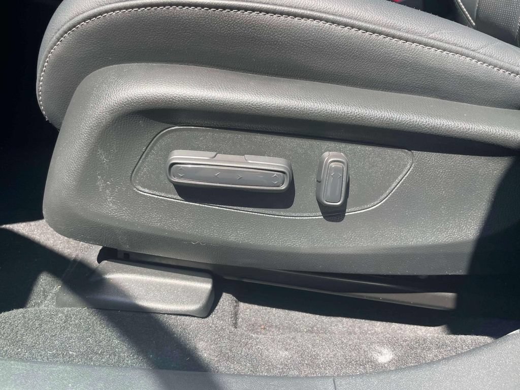 Certified 2024 Honda HR-V EX-L image 19