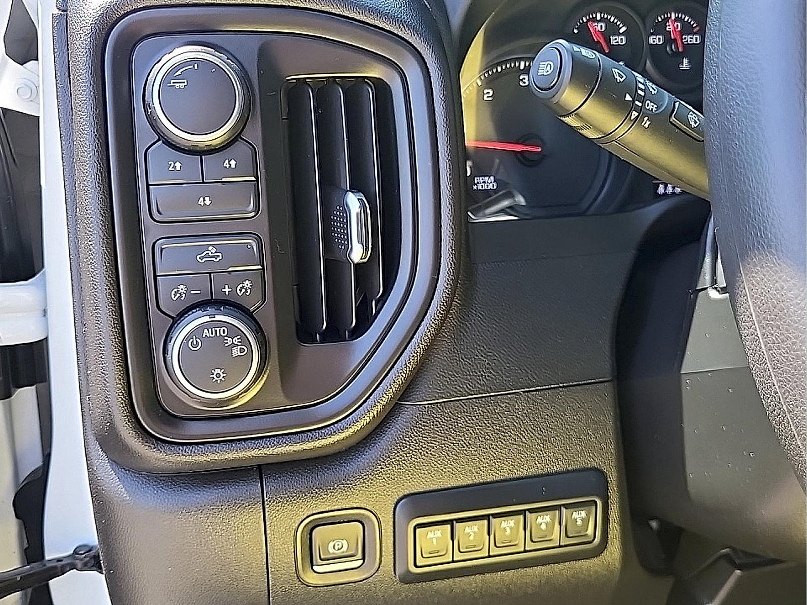Used 2024 Chevrolet Silverado 2500 W/T w/ WT Convenience Package AWD/4WD image 21