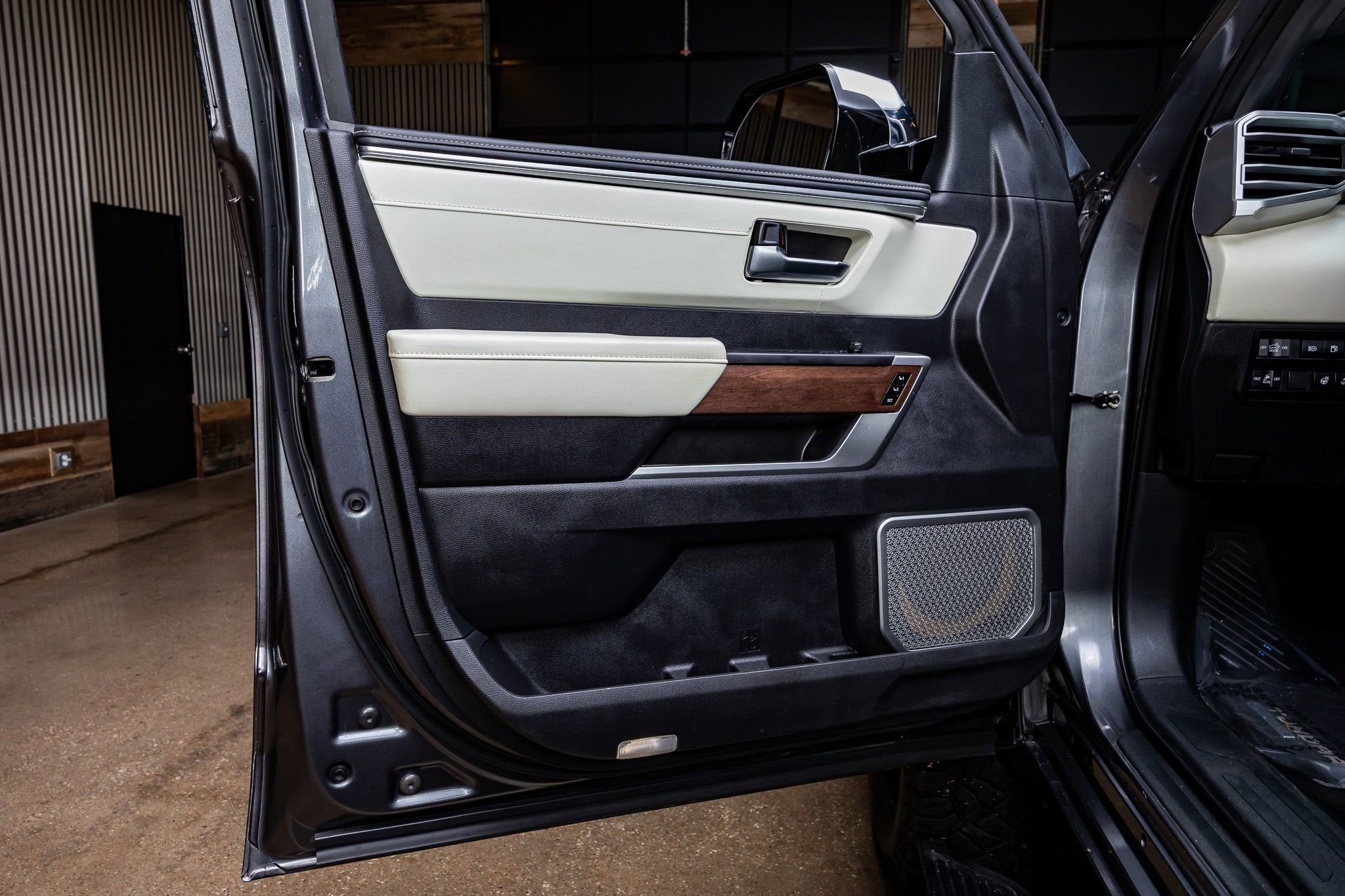 Used 2023 Toyota Tundra Capstone image 35