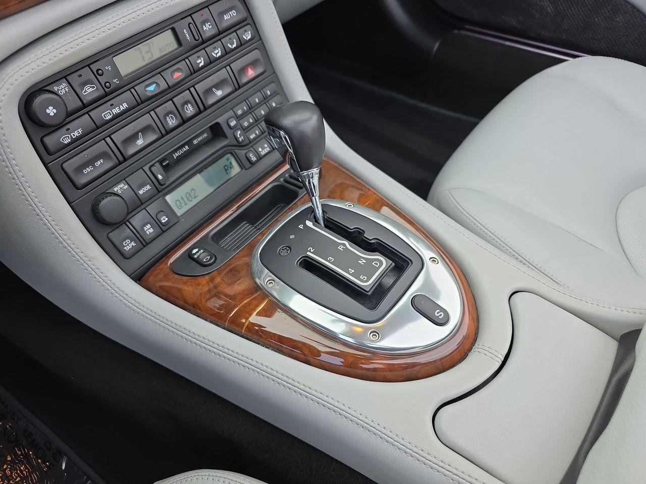 Used 2004 Jaguar XK8 Convertible image 10