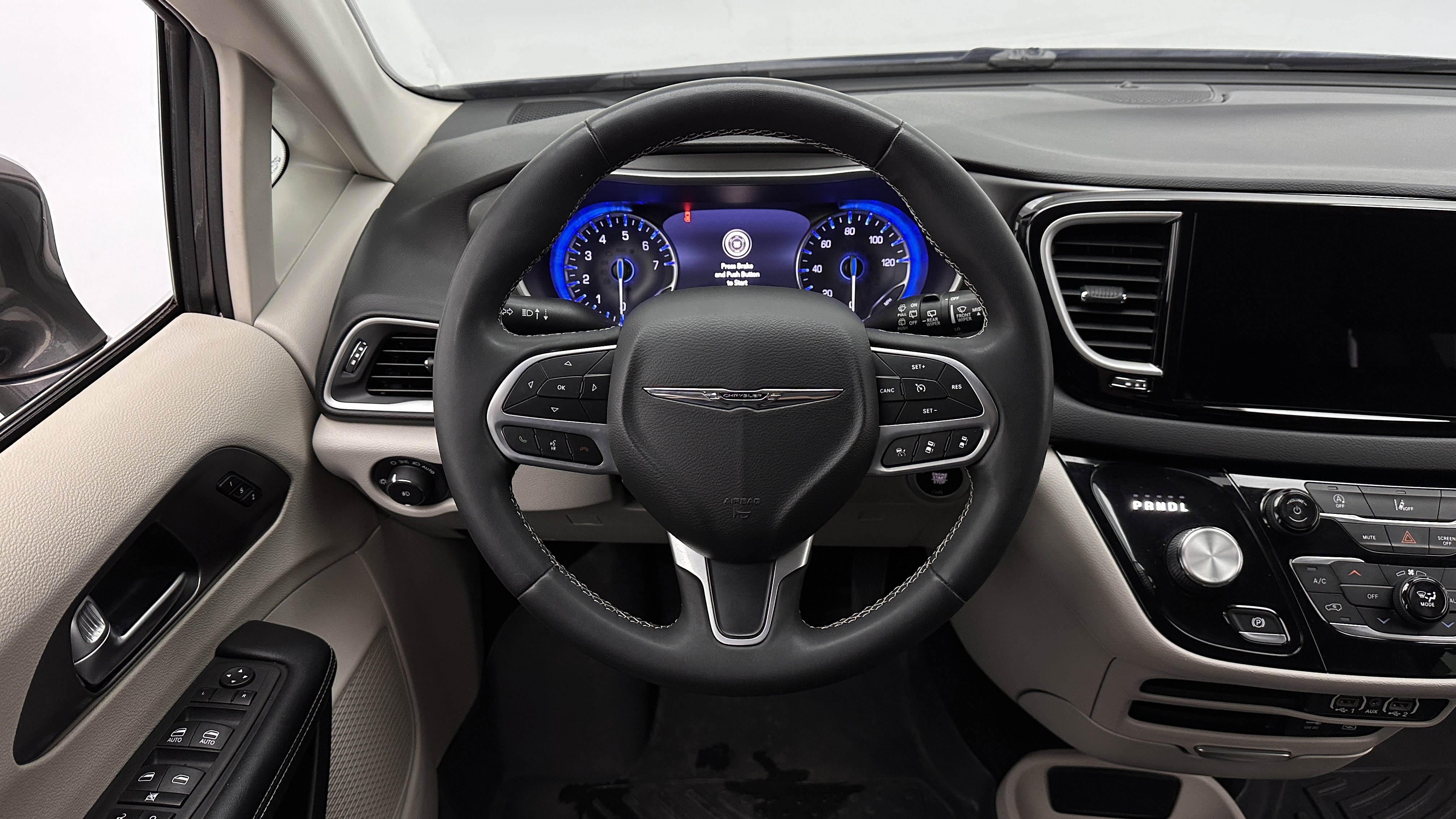 Used 2022 Chrysler Pacifica Touring-L FWD image 25