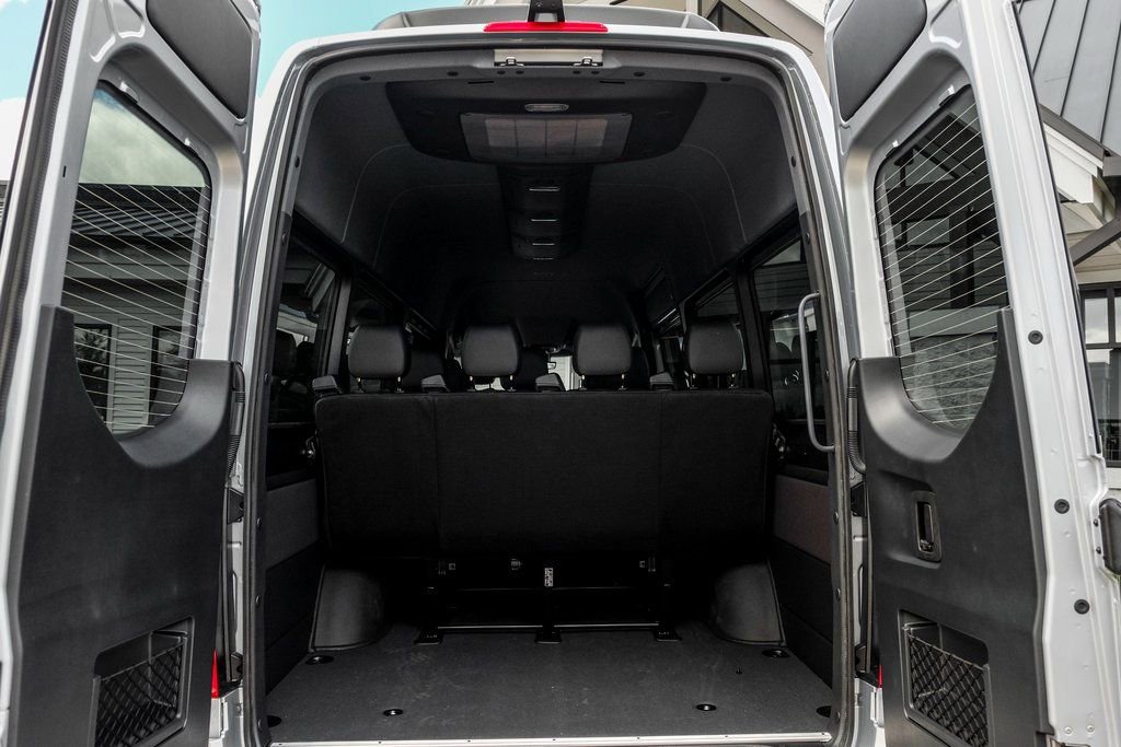 Used 2025 Mercedes-Benz Sprinter 2500 image 10