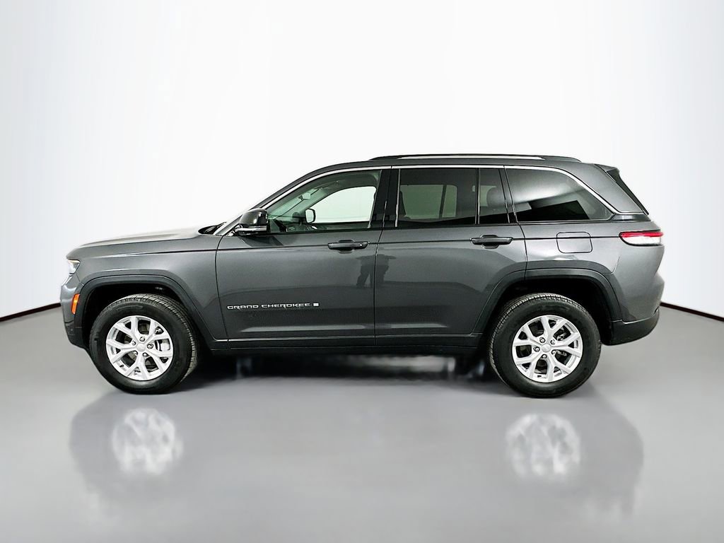 Used 2024 Jeep Grand Cherokee Limited w/ Luxury Tech Group II image 8