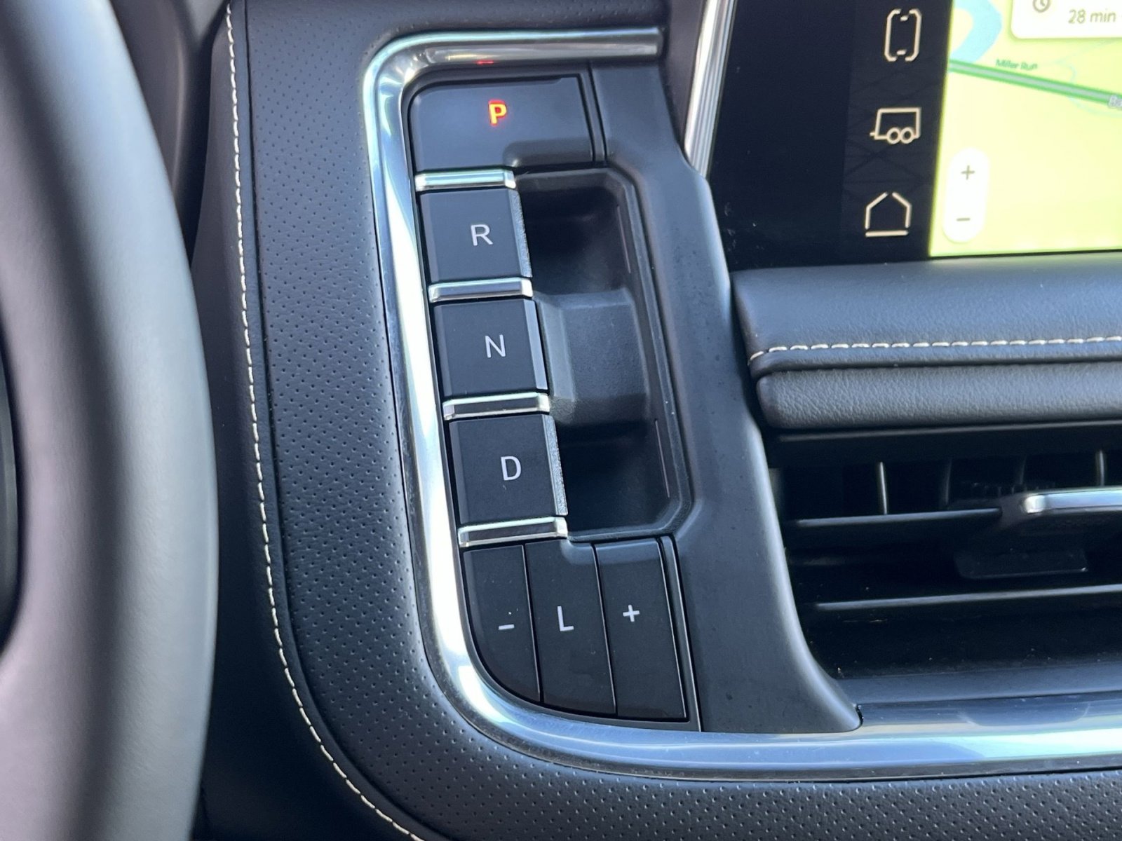 Used 2023 GMC Yukon XL SLT image 20