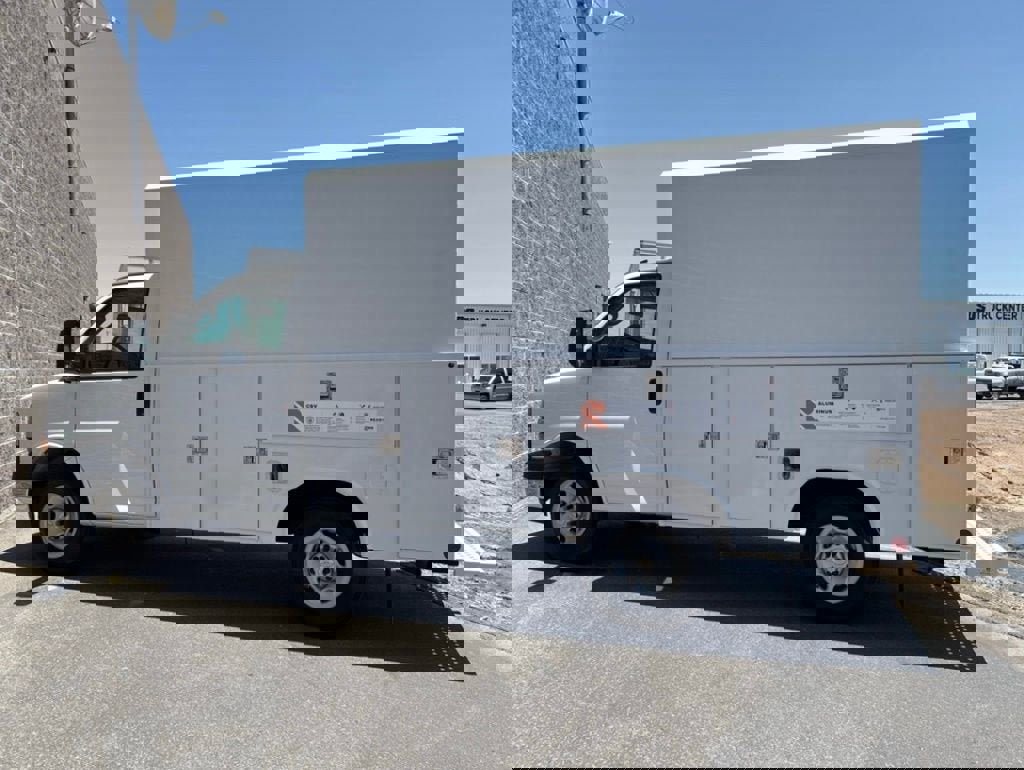 New 2025 Chevrolet Express 3500 w/ Power Convenience Package image 6