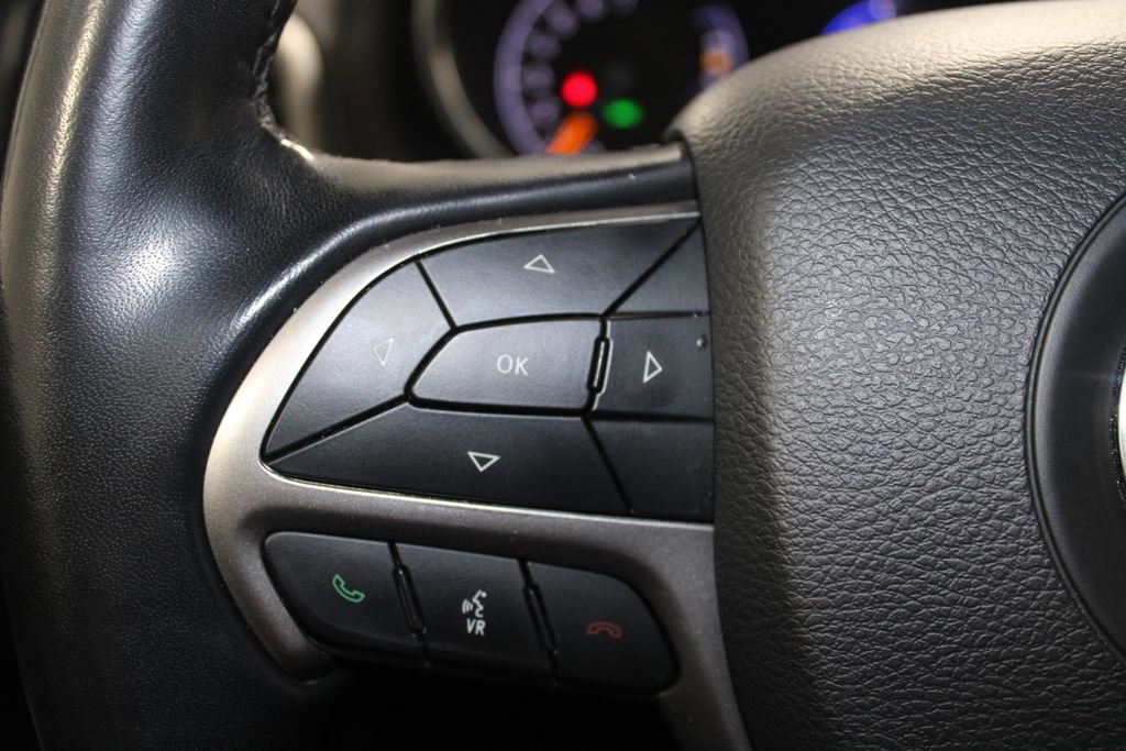 Used 2021 Jeep Grand Cherokee Limited w/ Trailer Tow Group IV image 37