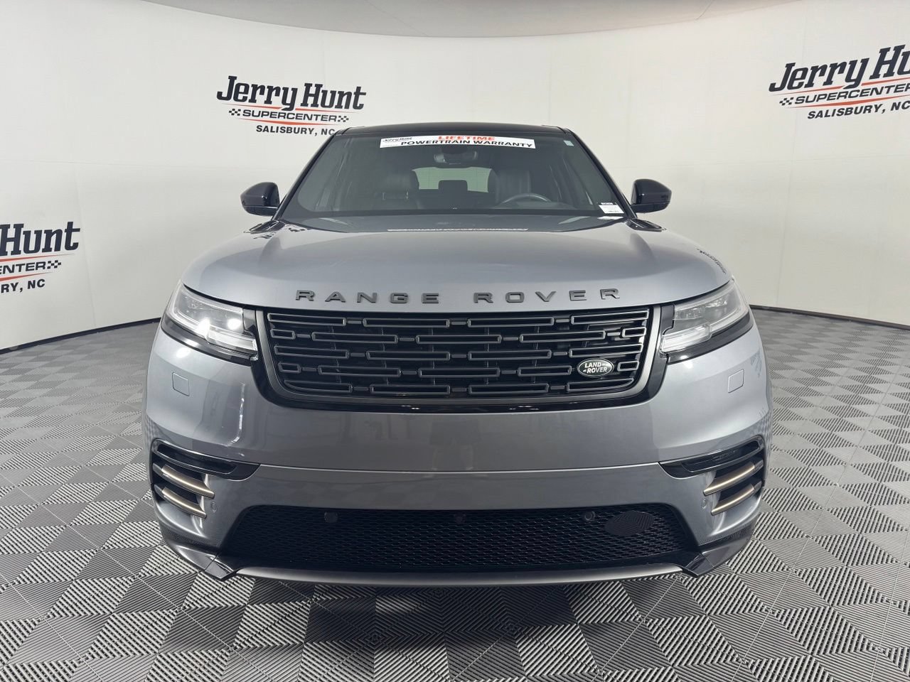 Used 2024 Land Rover Range Rover Velar Dynamic HSE AWD/4WD image 4