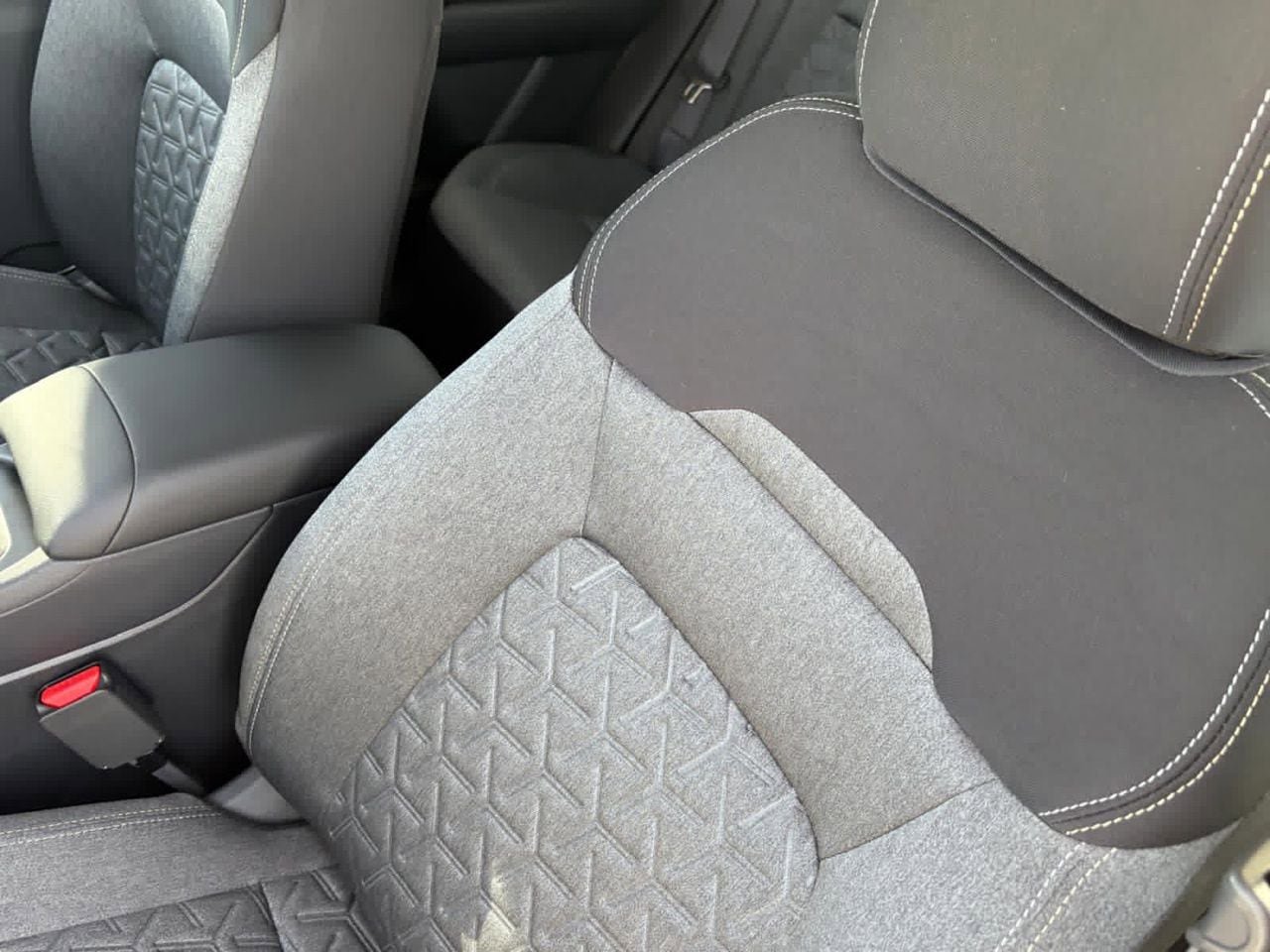 New 2026 Nissan Kicks SV w/ SV Premium Package FWD image 18