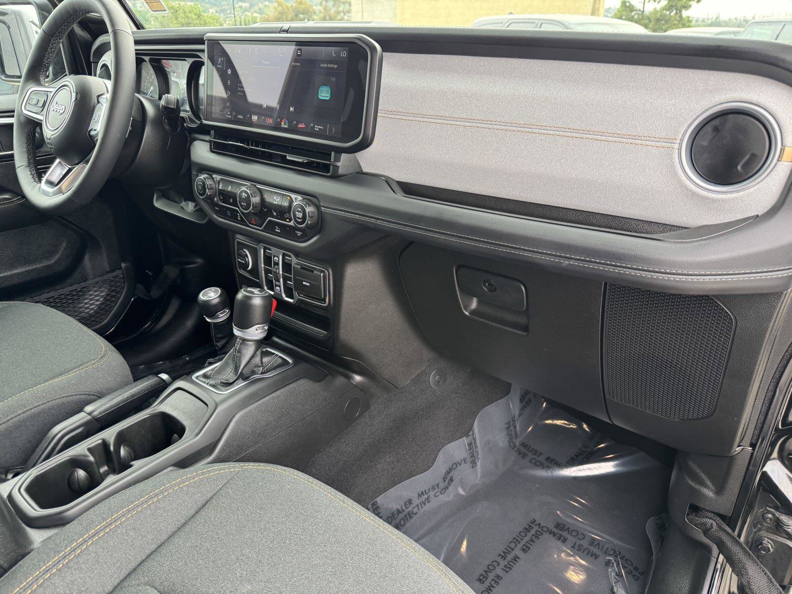 Certified 2025 Jeep Wrangler Sahara image 8