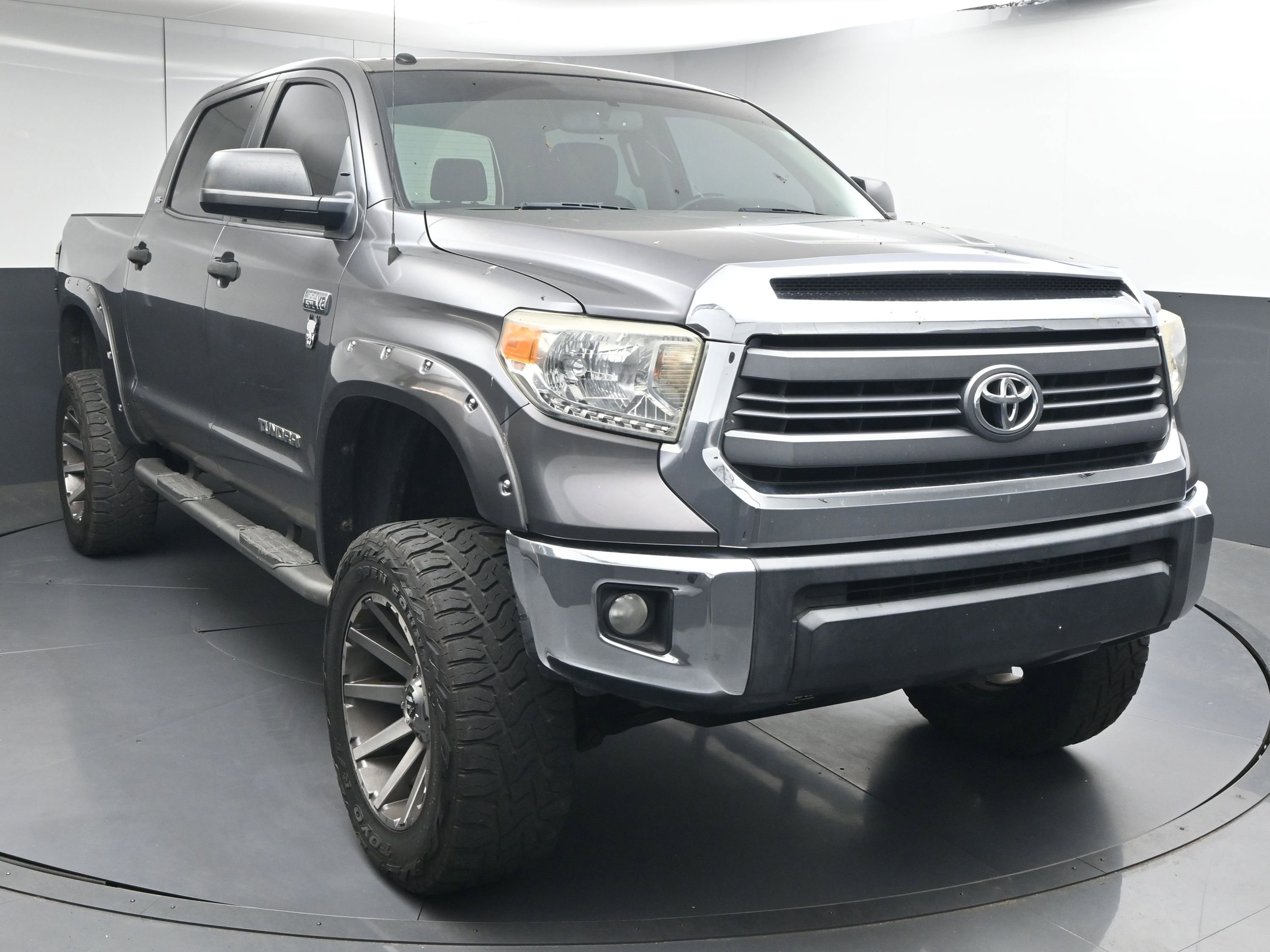 Used 2014 Toyota Tundra SR5 w/ SR5 Upgrade Package image 2