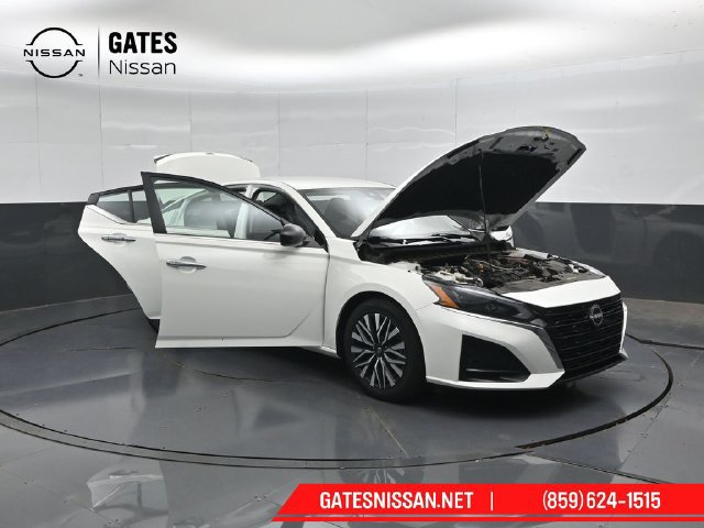 Used 2025 Nissan Altima 2.5 SV FWD image 54
