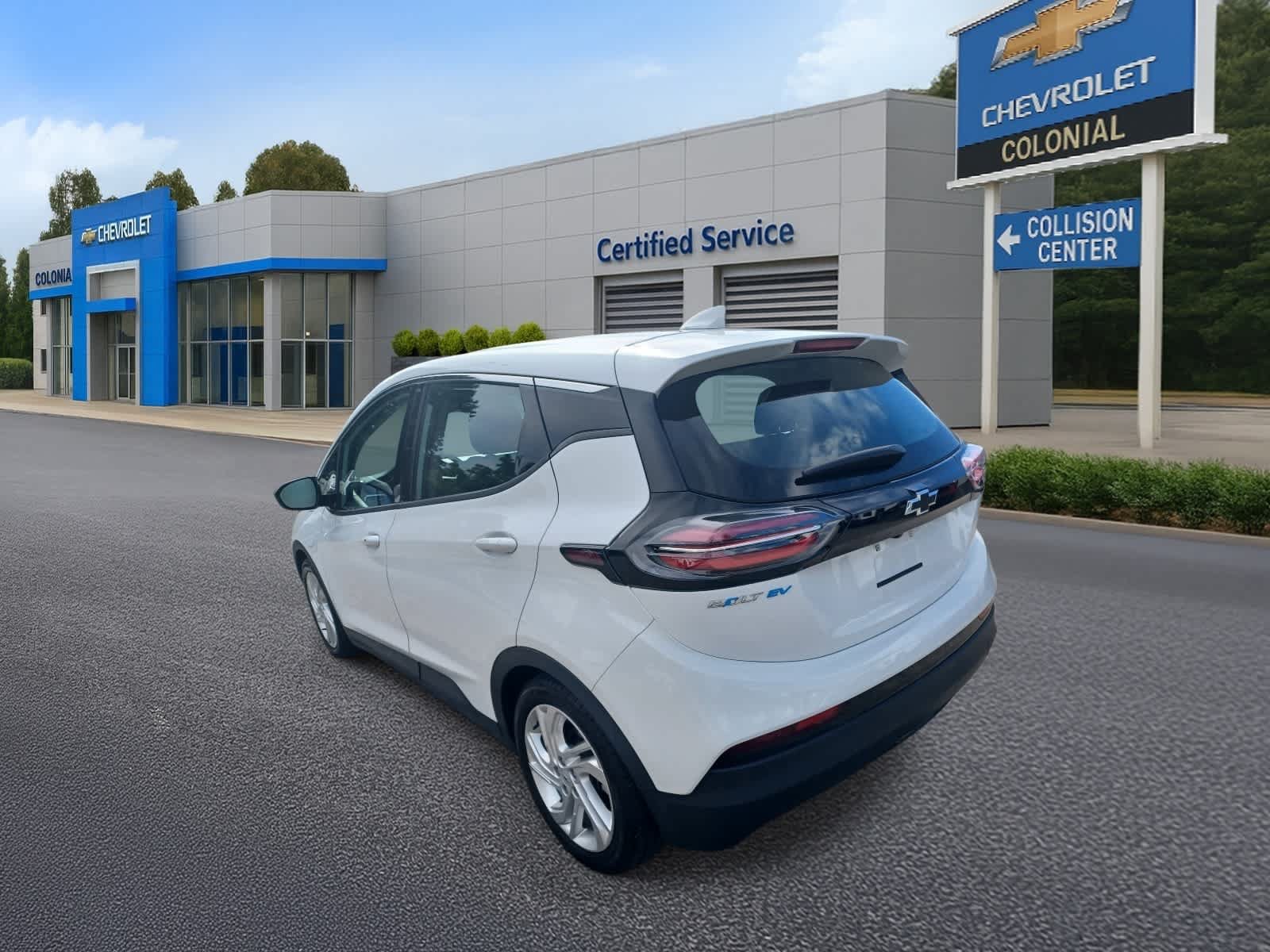 Used 2023 Chevrolet Bolt LT FWD image 5