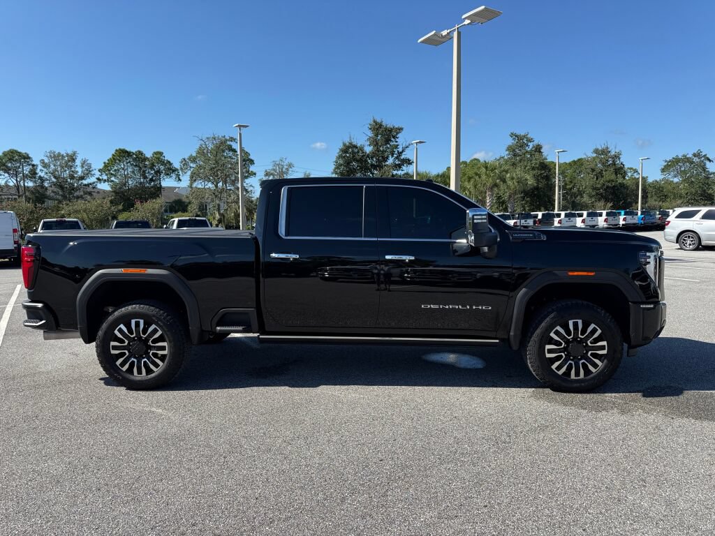 Used 2026 GMC Sierra 2500 Denali Ultimate AWD/4WD image 3